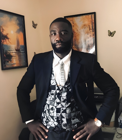 Portrait de Yann Tchinda, consultant en management de projets